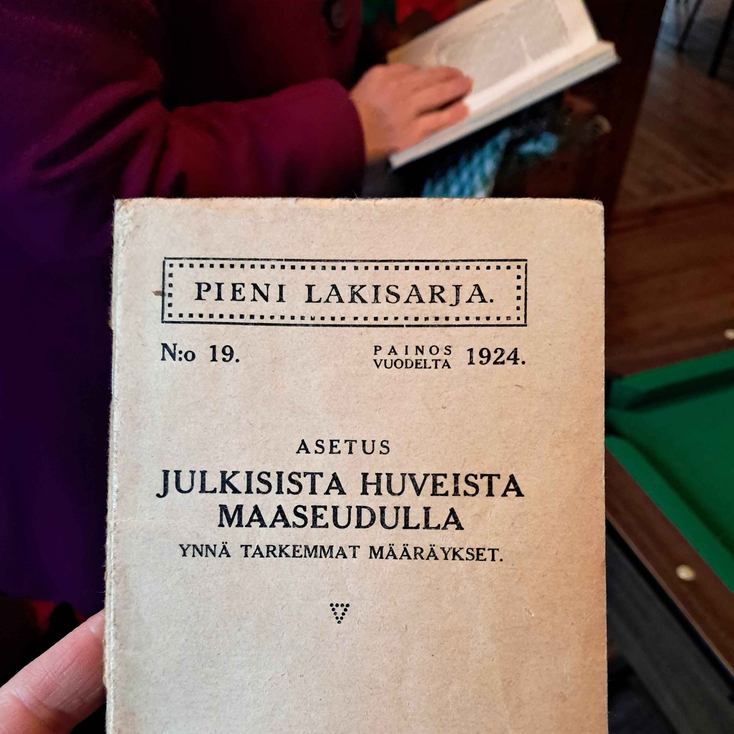 Velaatan työväentalo historiaa kaapista